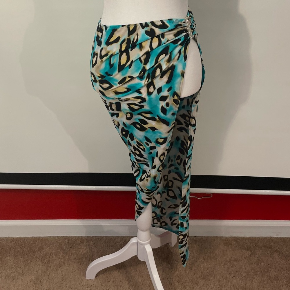 Skirt. Bathing suit cover.